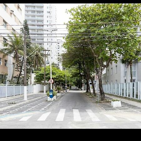 Pequeno E Aconchegante Meia Quadra Da Praia Leilighet Guarujá Eksteriør bilde