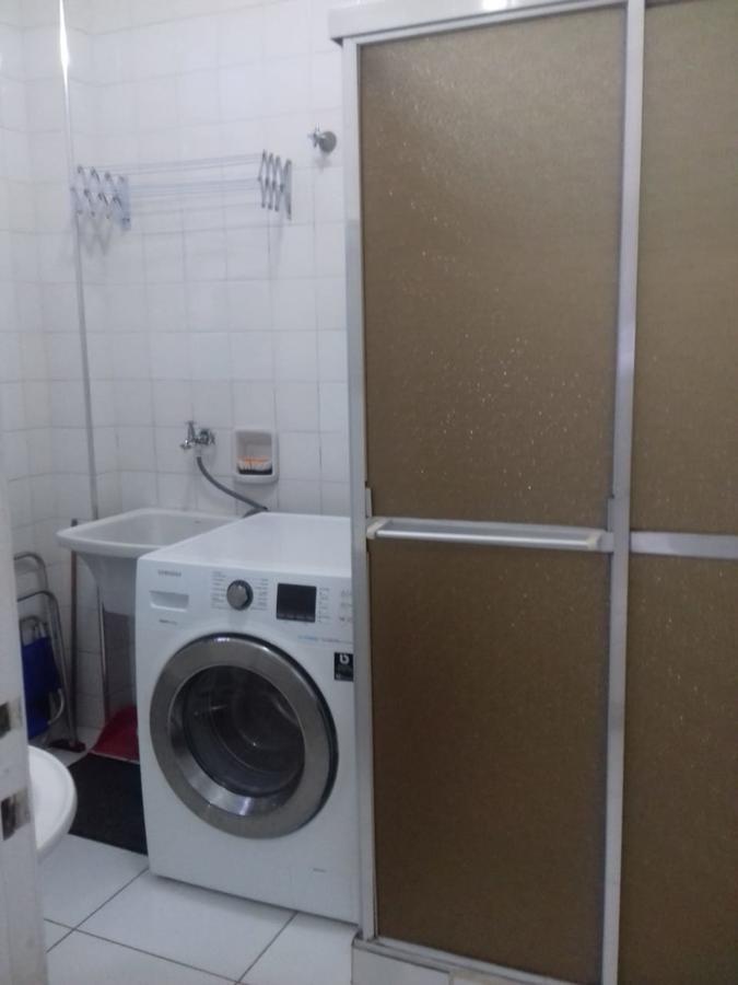 Pequeno E Aconchegante Meia Quadra Da Praia Leilighet Guarujá Eksteriør bilde